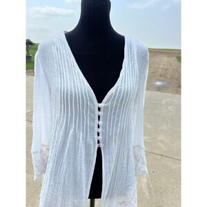 Dressbarn white gauze partial button lace long sleeve top, women's size M